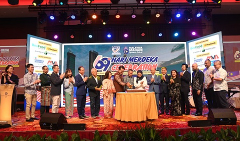 Malaysian business community celebrates 69th Merdeka (VIDEO)